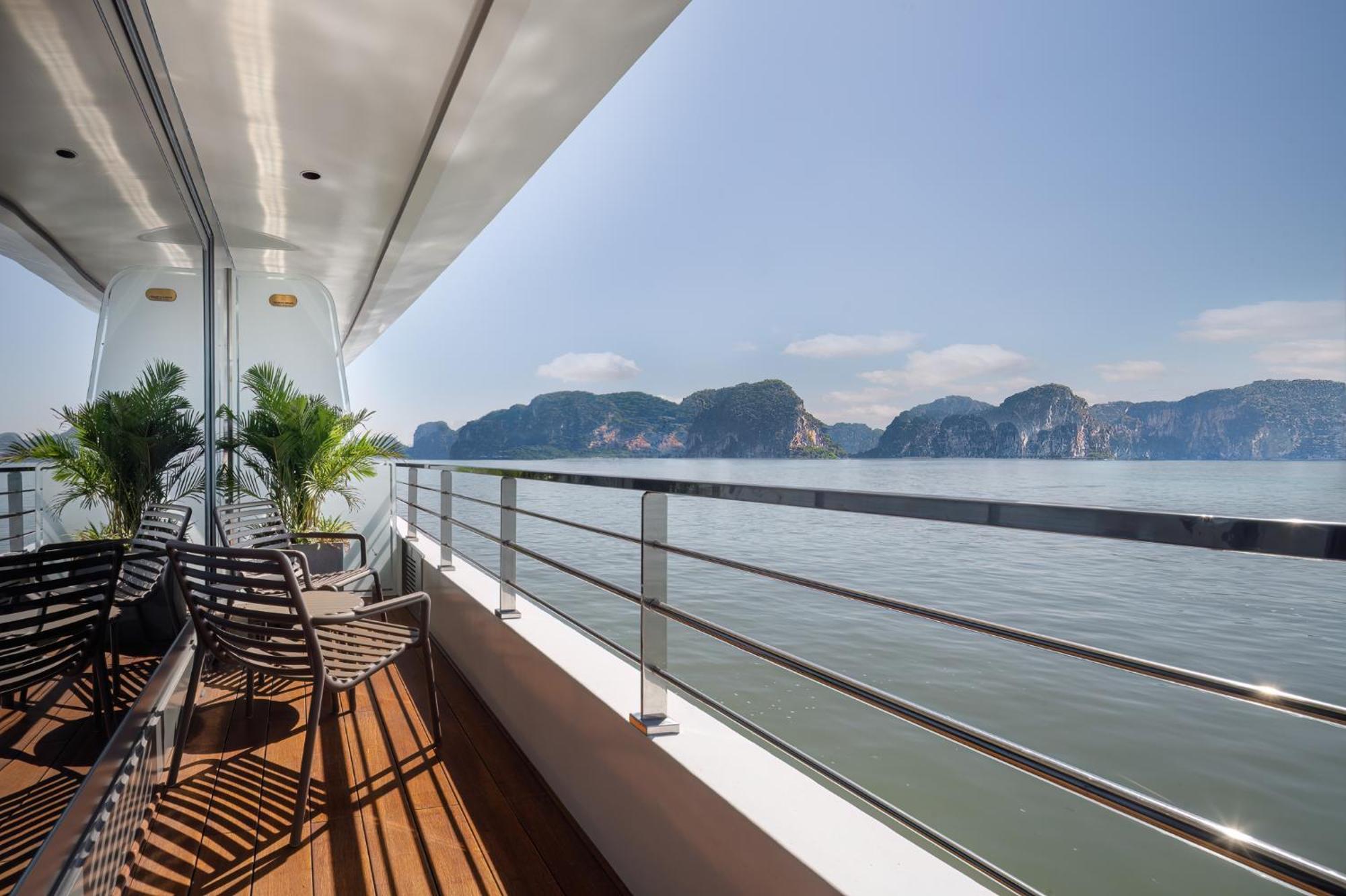 Hotel Grand Pioneers Halong Bay Cruise 2 Hạ Long Exterior foto