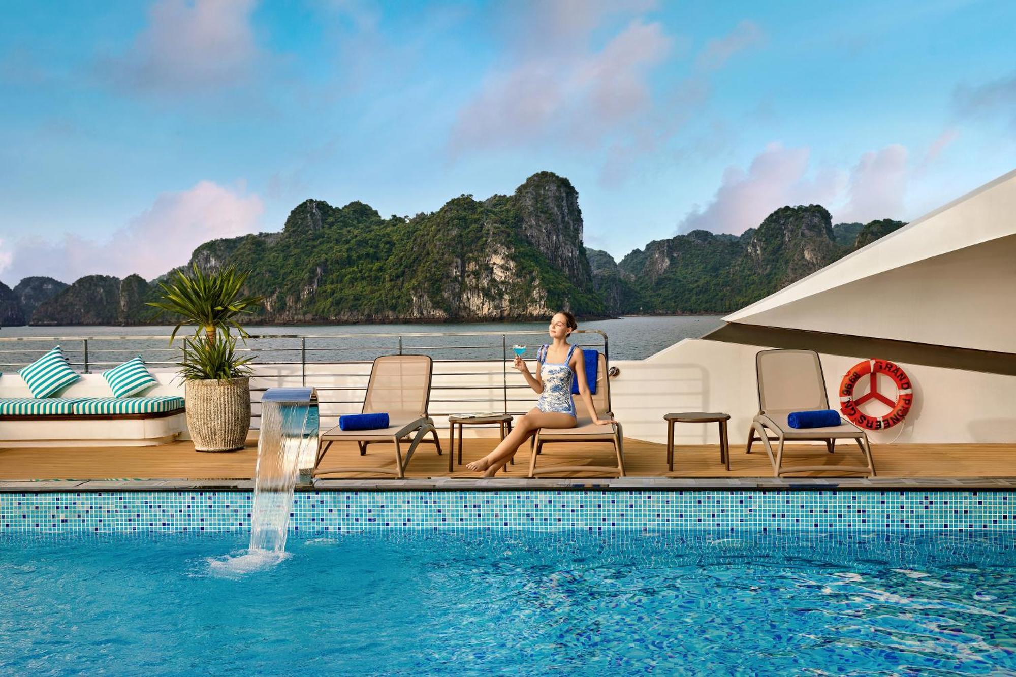 Hotel Grand Pioneers Halong Bay Cruise 2 Hạ Long Exterior foto